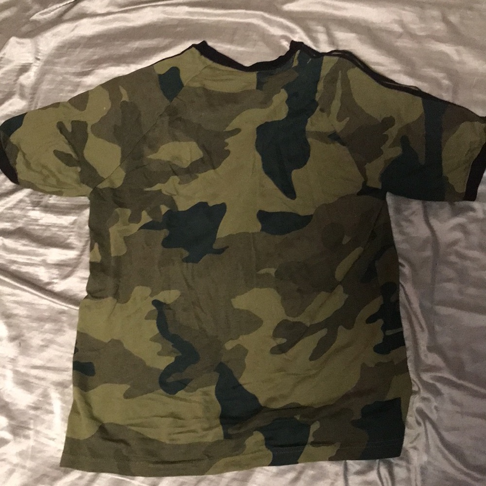 Camo adidas shirt, size M, worn twice - Picture 3 of 3